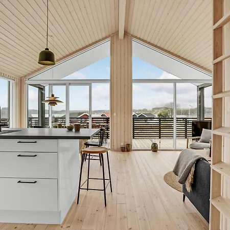 3 Bedroom Beautiful In 4*