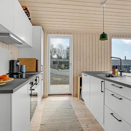 3 Bedroom Beautiful In 4*