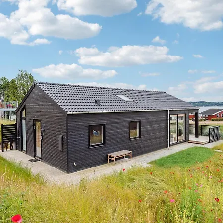 3 Bedroom Beautiful In 4*