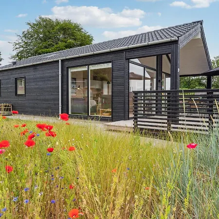3 Bedroom Beautiful In 4*